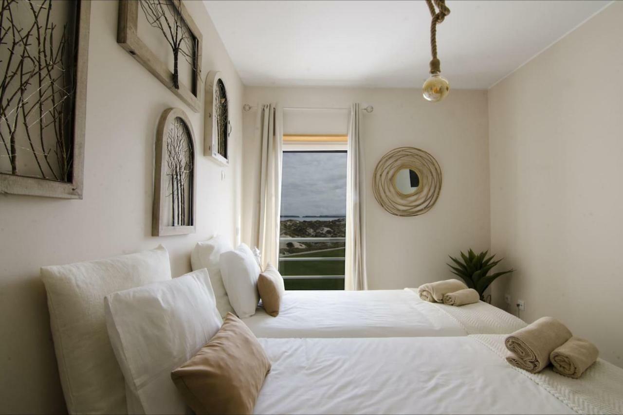 Baywatch Beach House Peniche Apartment Bagian luar foto